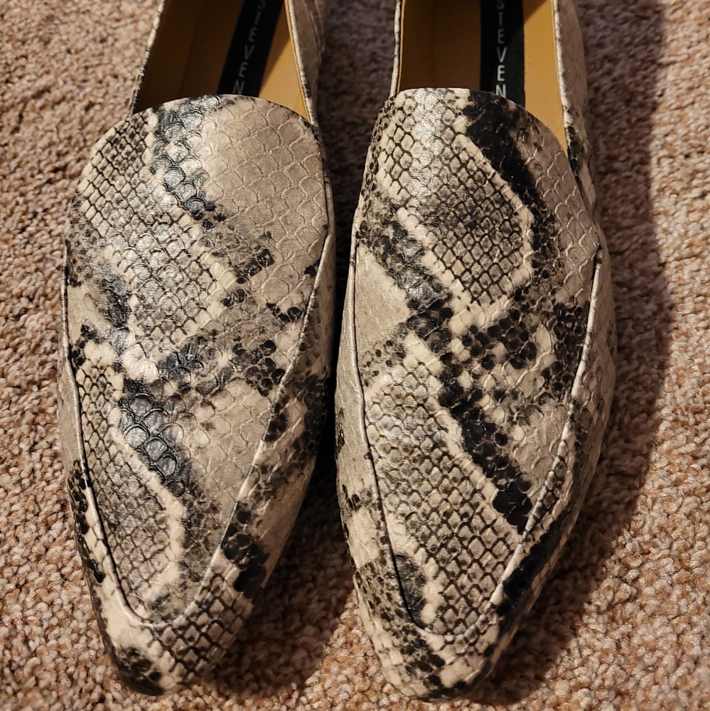 Size 8.5 Steven Madden Flat Python Snake Shoes